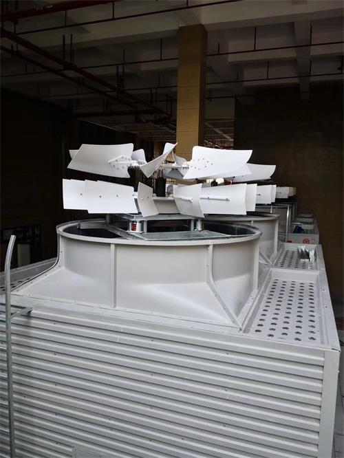 冷卻塔<a href=http://www.tuandajie.cn/tags/290_0.html target=_blank class=infotextkey>風(fēng)扇</a>傳動(dòng)驅(qū)動(dòng)器的種類